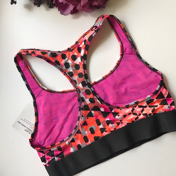 The player/ Victoria's Secret racerback sports bra - Picture 4 of 8